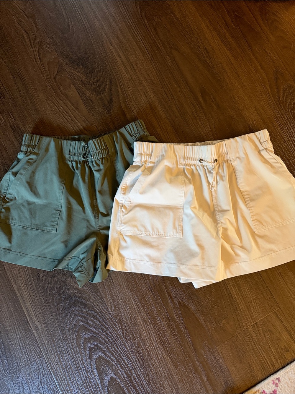 Women's AVIA ripstop Olive Green and Cream Drawstring Utility Shorts-size small